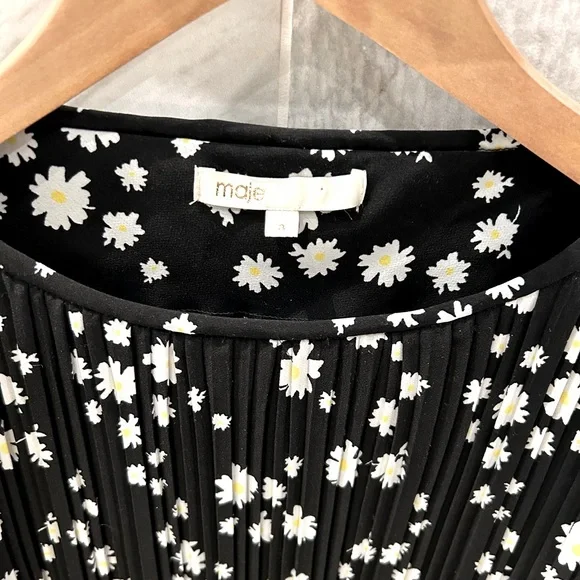 SOLD - Maje Daisy Floral Print Pleated Long Sleeve Crepe Mini
Dress - Picture 7 of 14
